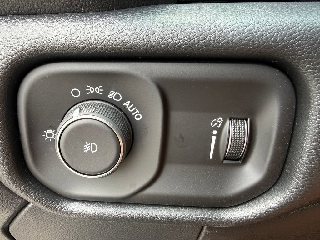 New 2026 RAM 3500 Tradesman AWD/4WD image 18