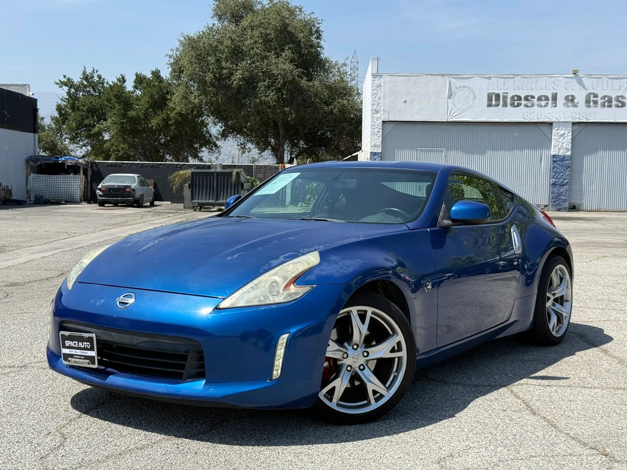 Used 2013 Nissan 370Z Coupe RWD image 3