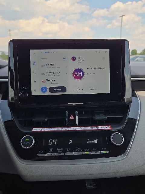 Used 2025 Toyota Corolla LE w/ LE Premium Package FWD image 30