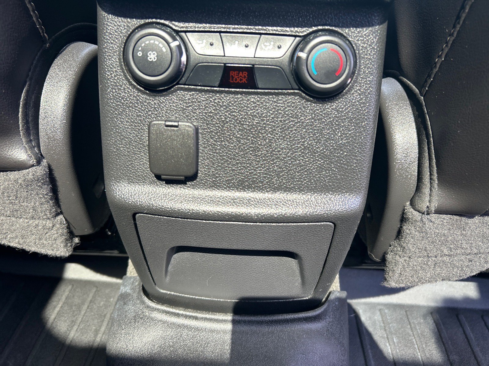 Used 2015 Ford Explorer Sport AWD/4WD image 25