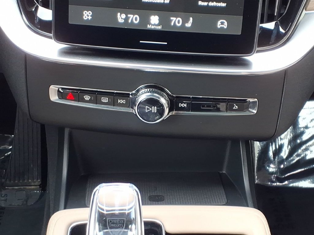 Certified 2026 Volvo XC90 B6 Plus AWD/4WD image 20