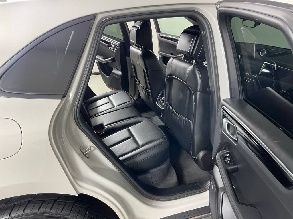 Used 2021 Porsche Macan AWD/4WD image 16