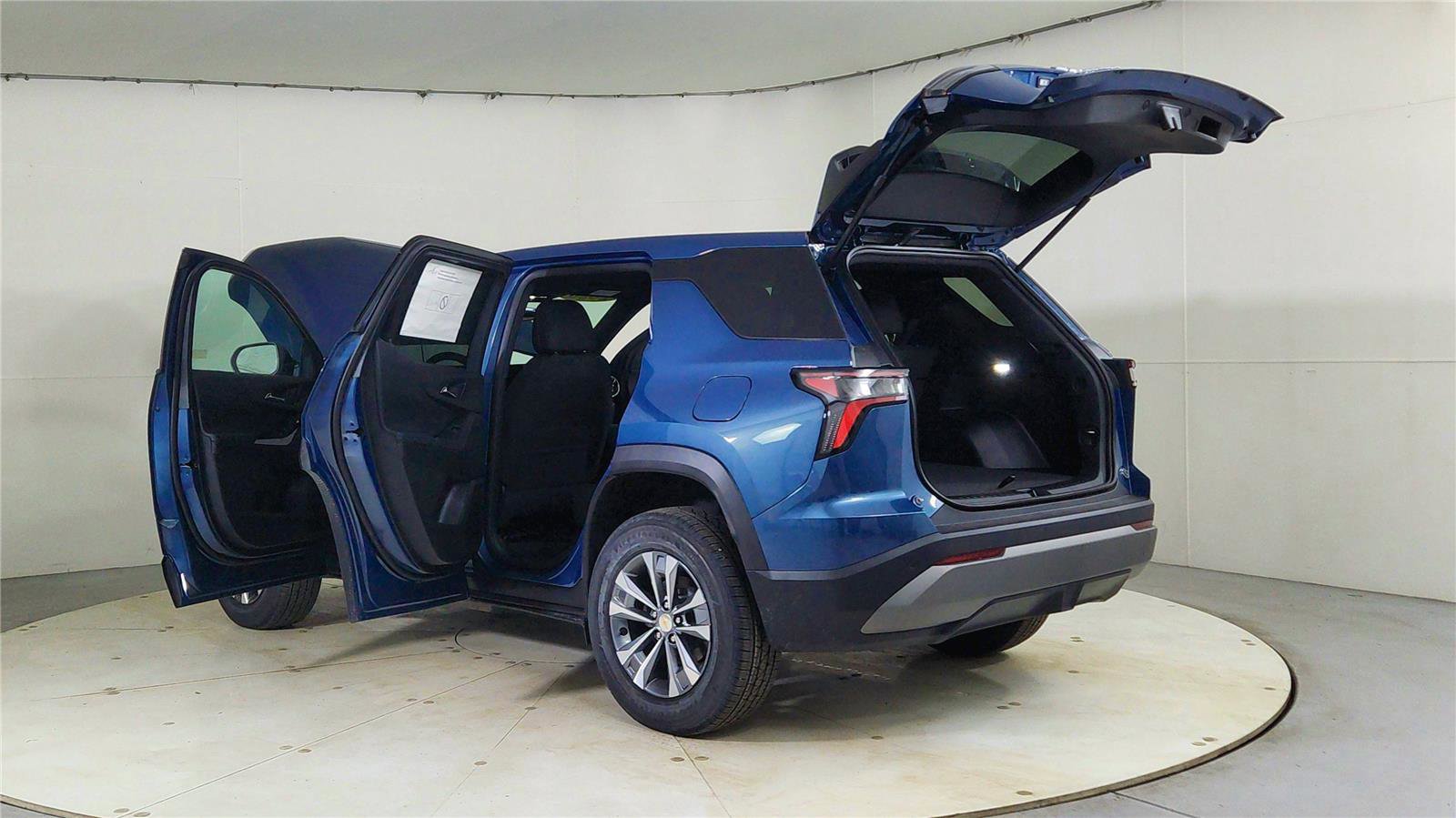 Used 2026 Chevrolet Equinox LT image 11