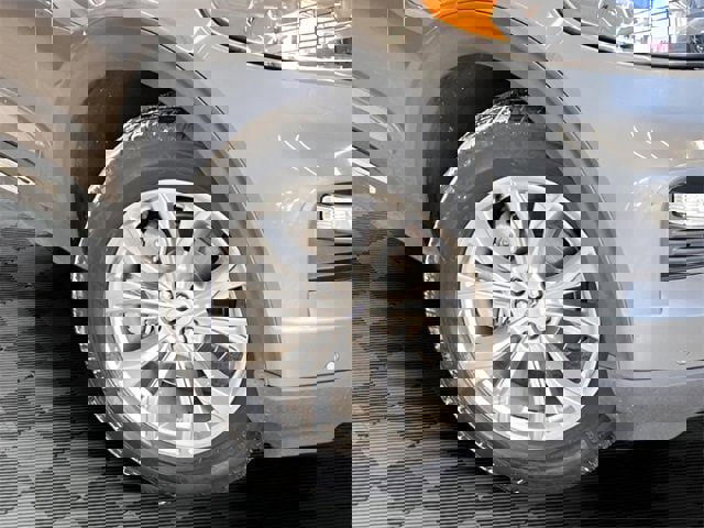 Used 2023 Ford Explorer Limited image 30