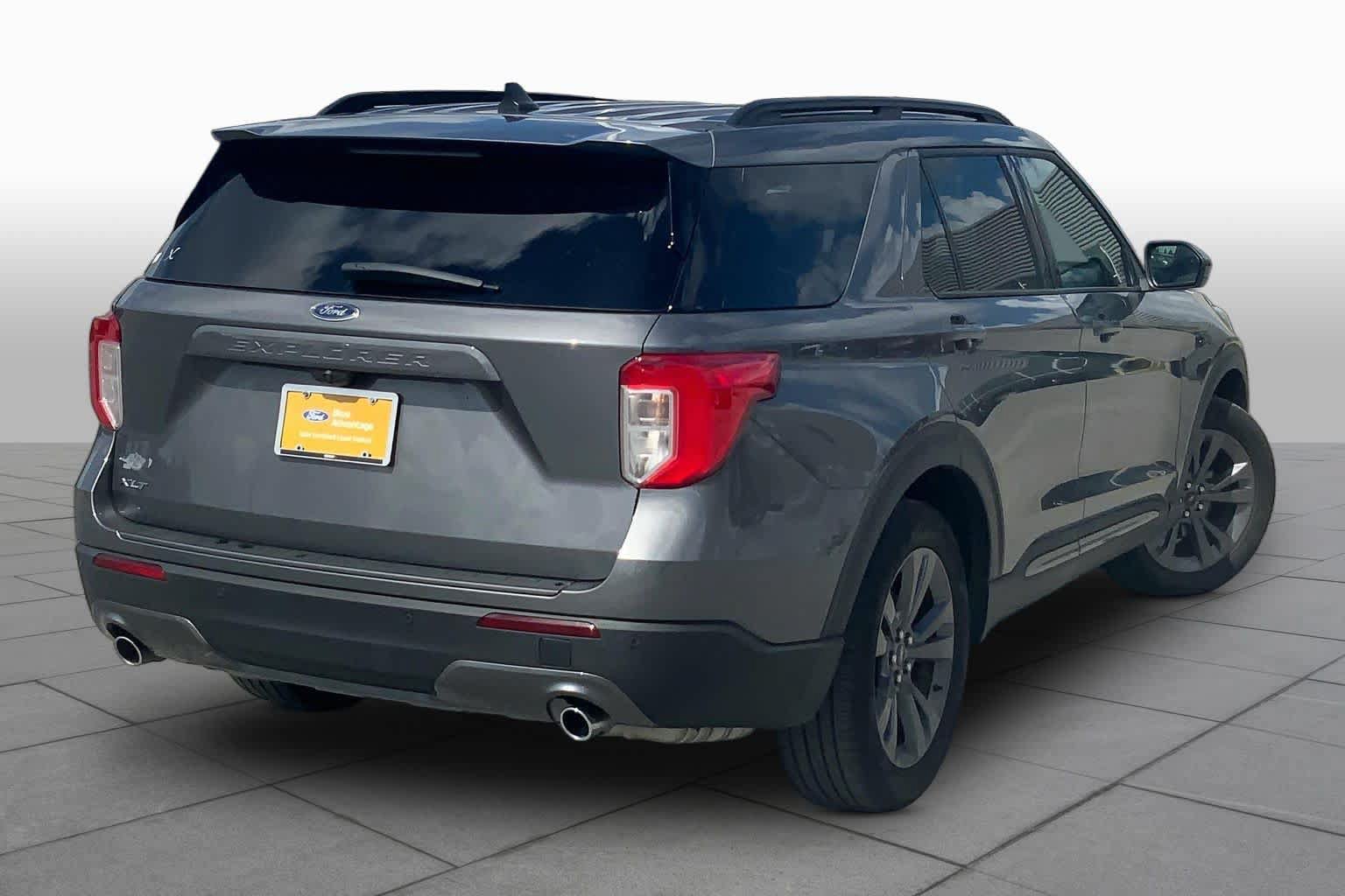 Certified 2023 Ford Explorer XLT w/ Equipment Group 202A RWD image 13