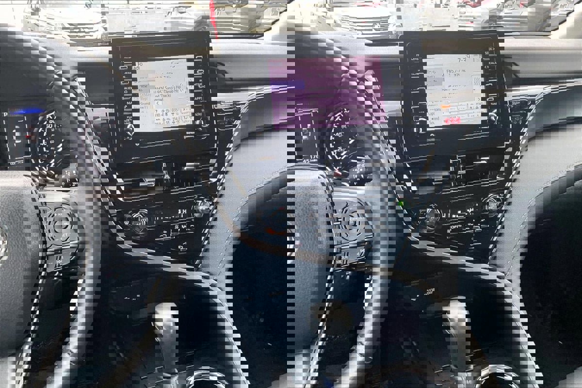 Used 2024 Toyota Camry SE image 6