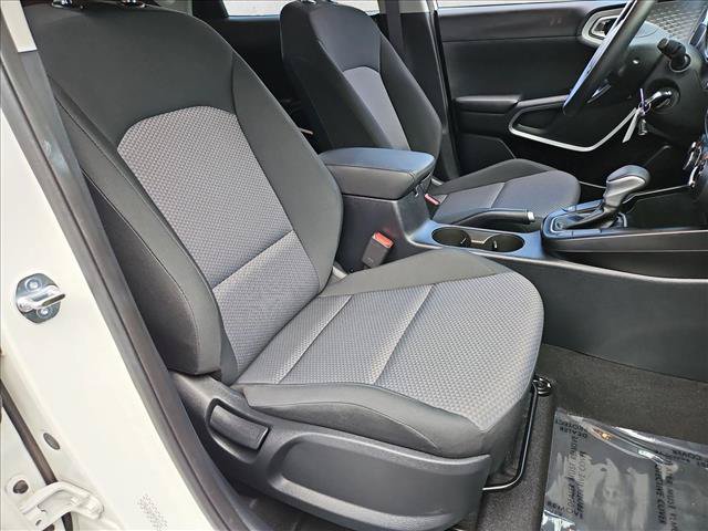 Used 2025 Kia Soul LX FWD image 19