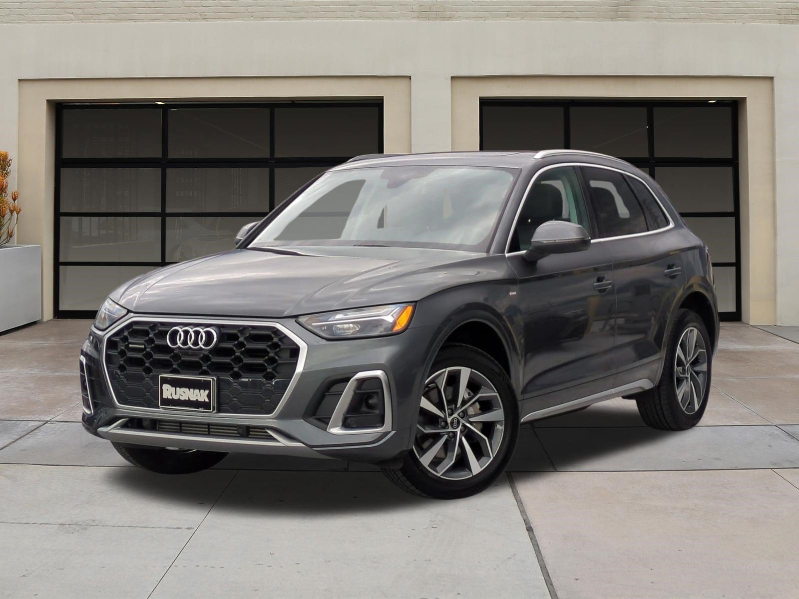 Used 2023 Audi Q5 2.0T Premium Plus w/ Premium Plus Package AWD/4WD image 3