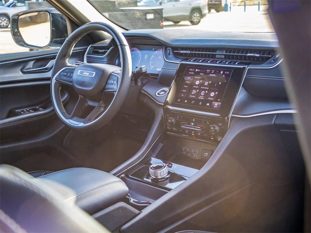 Used 2024 Jeep Grand Cherokee L Laredo image 18