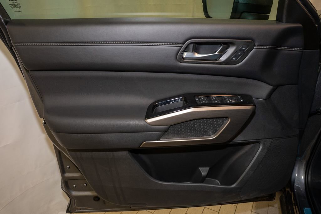 New 2025 Nissan Pathfinder Platinum w/ Lighting Package (N92) image 14