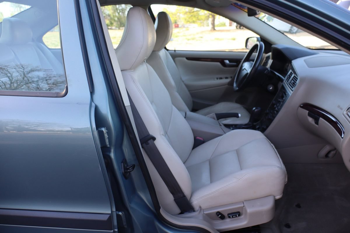 Used 2004 Volvo S60 2.5T AWD/4WD image 22