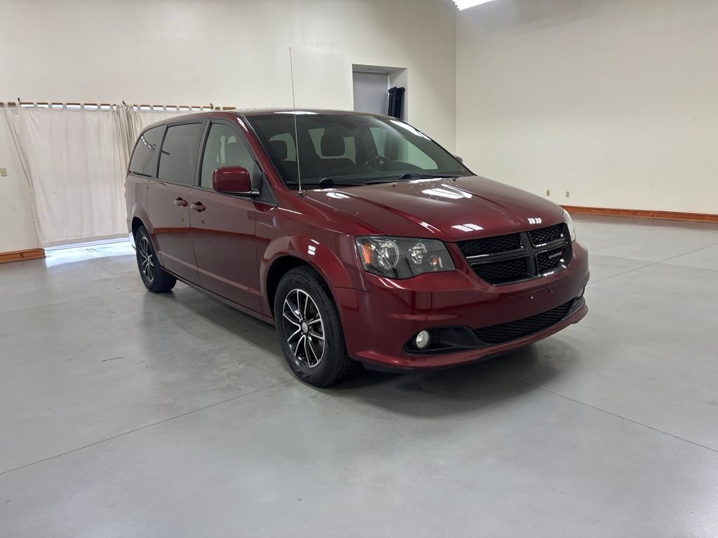 Used 2018 Dodge Grand Caravan SE FWD image 2