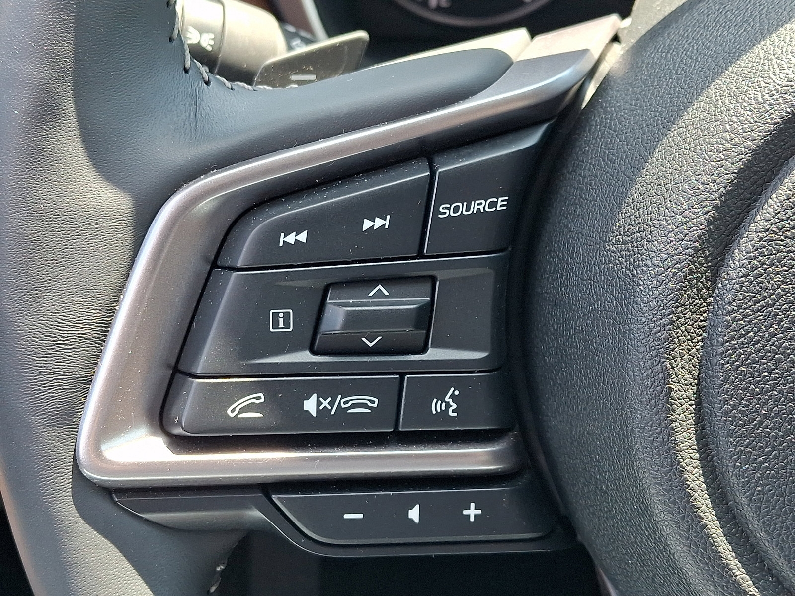 Used 2025 Subaru Outback Touring XT AWD/4WD image 24