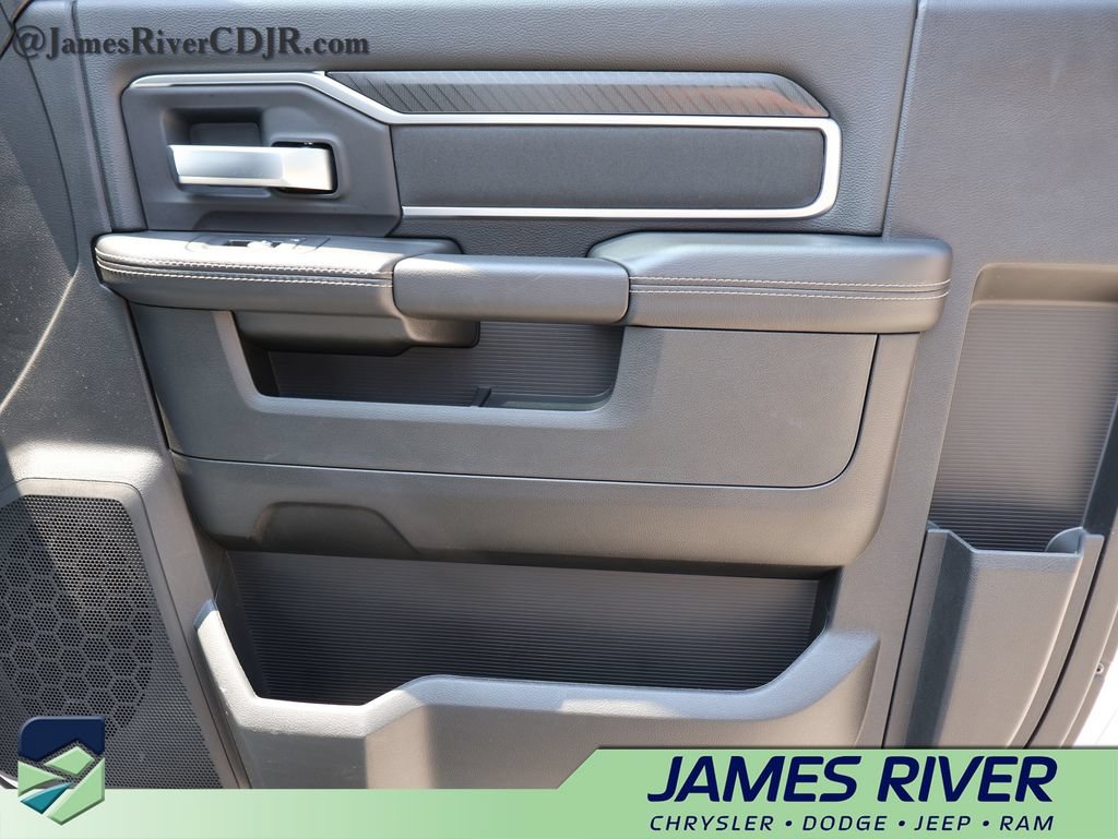 Used 2025 RAM 2500 Big Horn AWD/4WD image 7