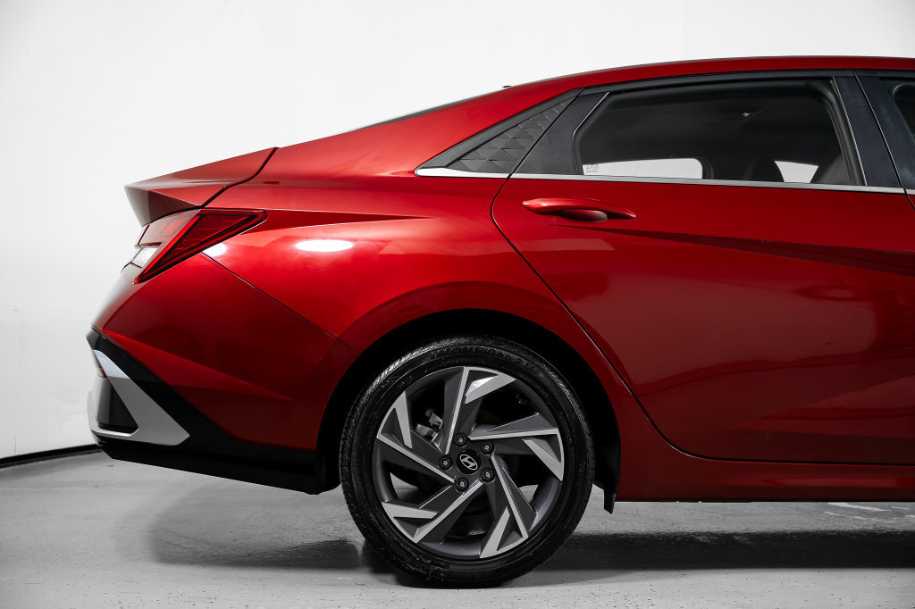 Certified 2025 Hyundai Elantra SEL FWD image 6