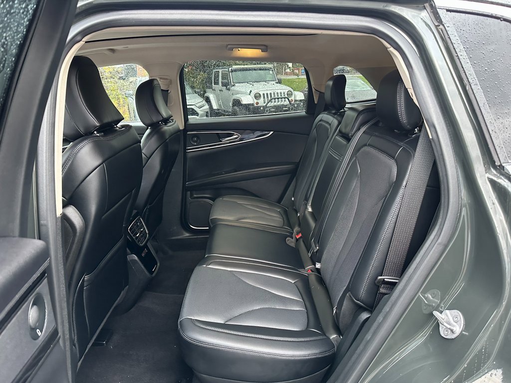 Used 2022 Lincoln Nautilus Reserve w/ Equipment Group 201A image 20