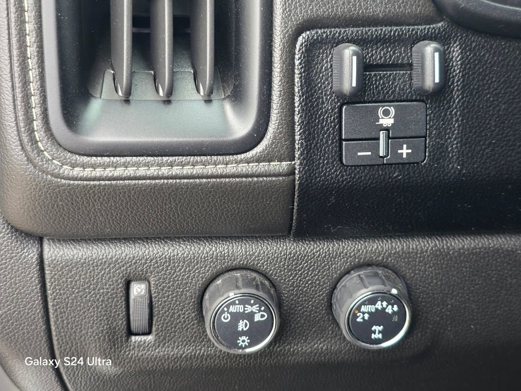 Used 2018 GMC Canyon Denali image 26