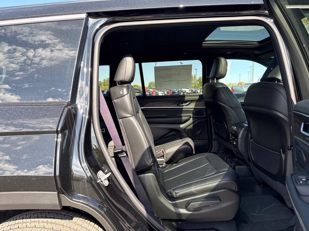 New 2027 Jeep Grand Cherokee L Limited AWD/4WD image 15
