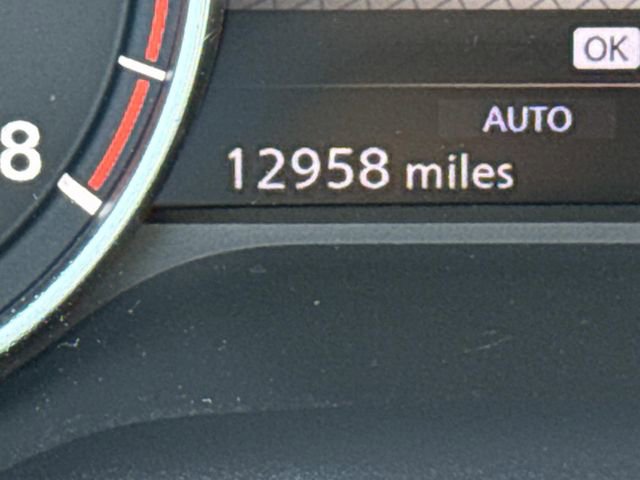 Used 2025 Nissan Rogue S image 28