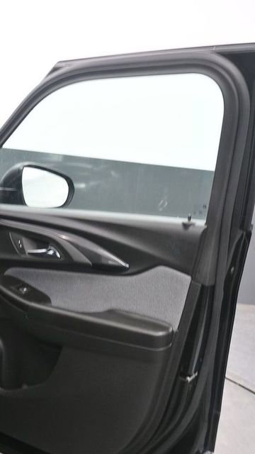 Used 2023 Chevrolet TrailBlazer LS FWD image 9