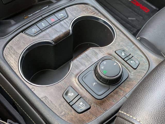 Used 2023 GMC Acadia Denali w/ Denali Ultimate Package FWD image 28