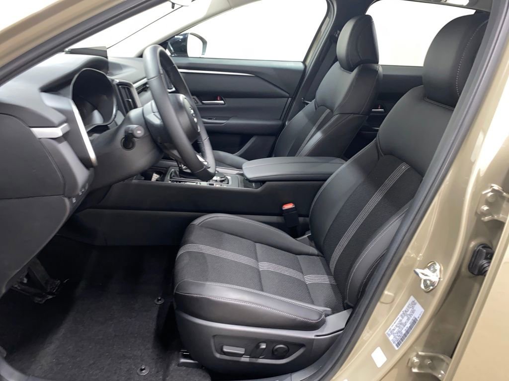 Used 2026 MAZDA CX-50 Meridian Edition w/ Cargo Package image 9