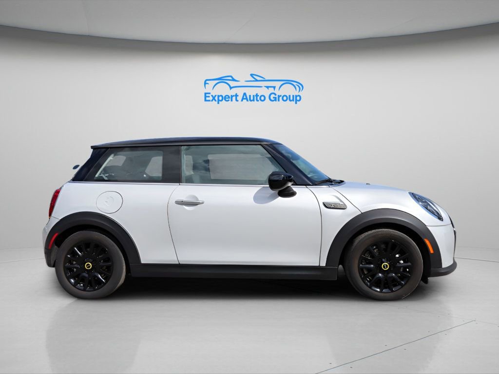 Used 2023 MINI Cooper SE image 3
