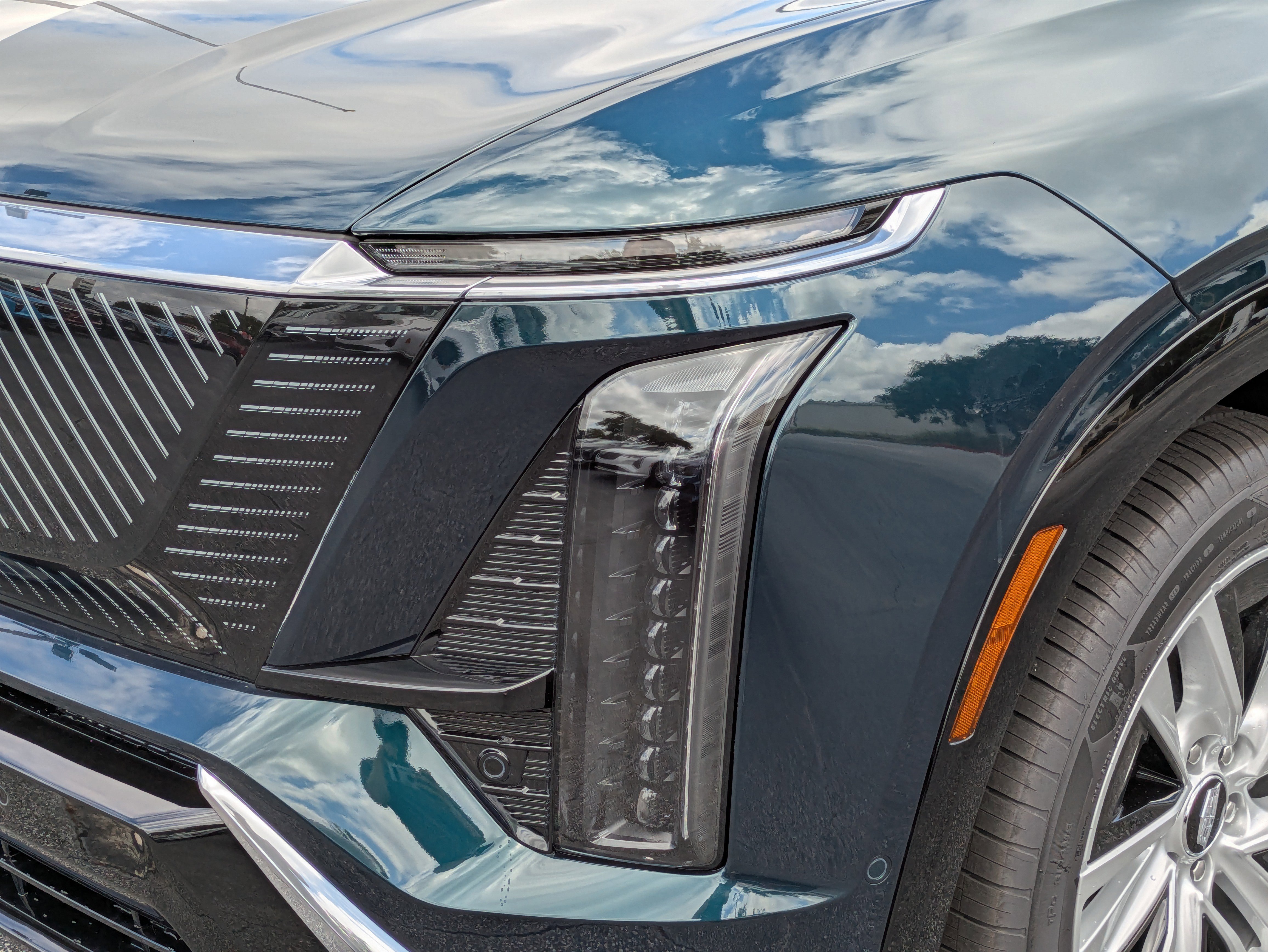 New 2026 Cadillac Vistiq Luxury w/ LPO, Floor Liner Package image 26