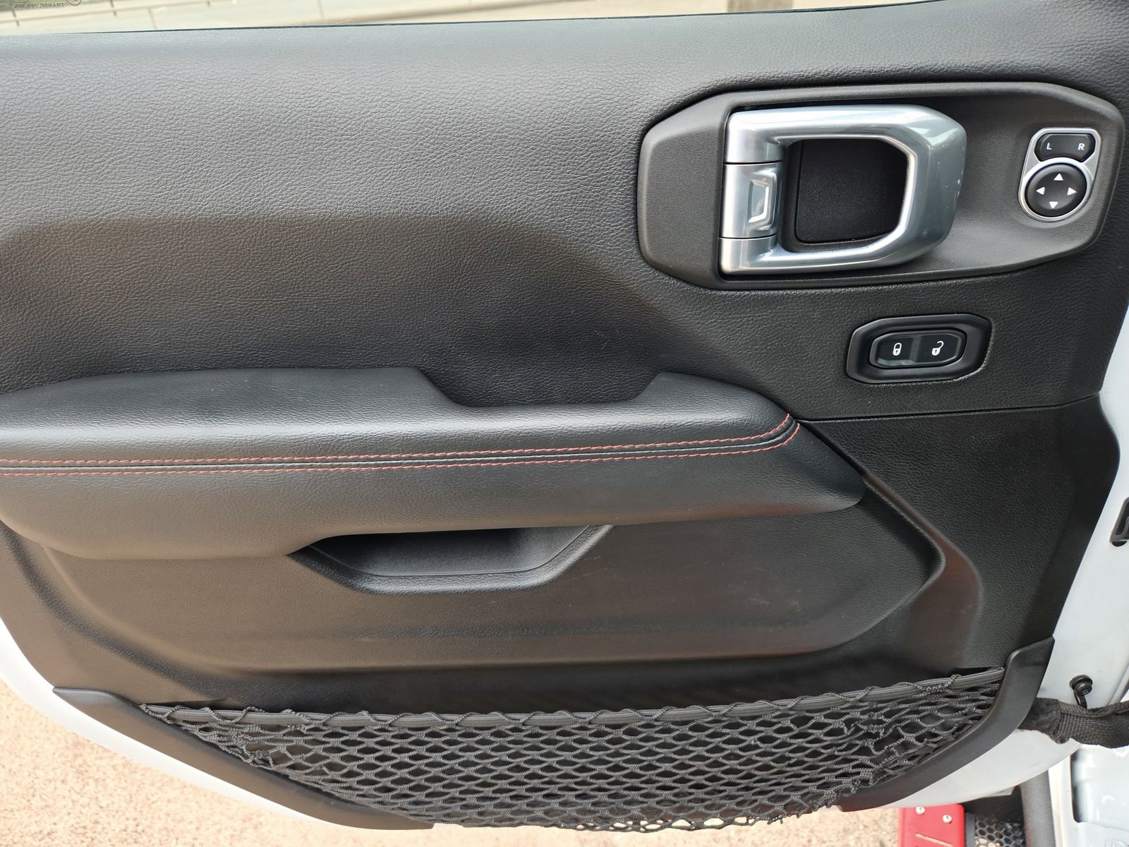 Used 2022 Jeep Wrangler Unlimited Rubicon w/ Cold Weather Group image 31