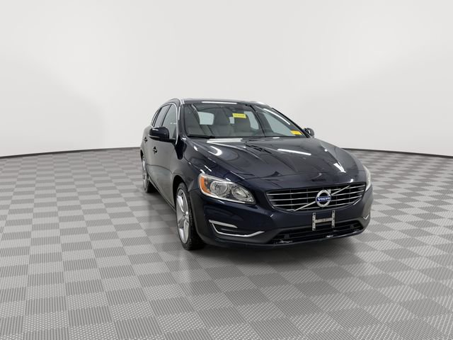 Used 2017 Volvo V60 T5 Premier w/ Convenience Package image 3