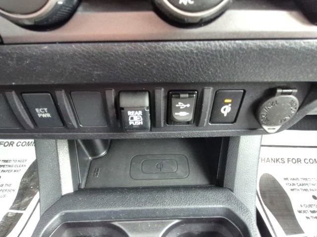 Used 2019 Toyota Tacoma TRD Off-Road image 30