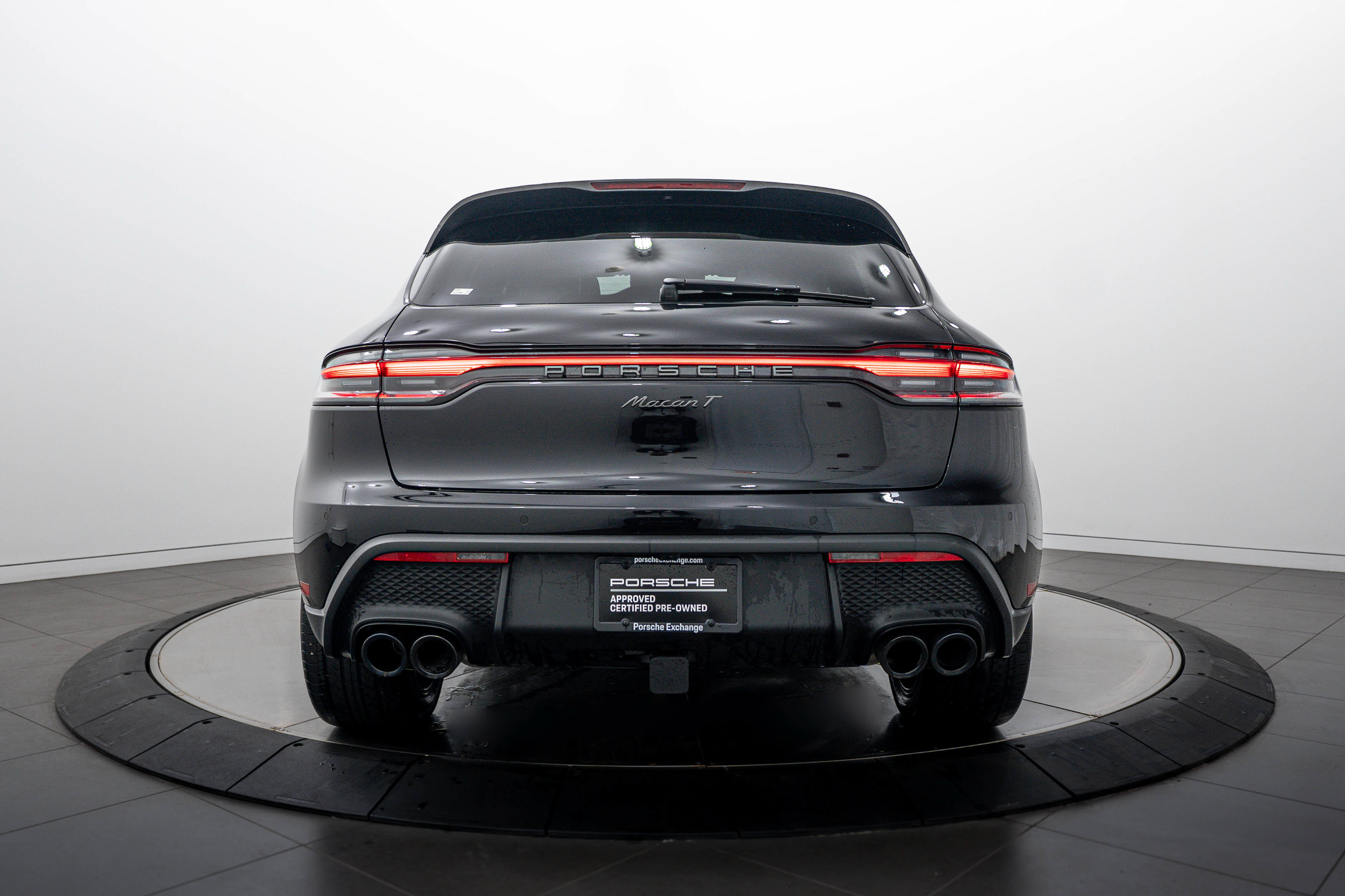 Certified 2026 Porsche Macan Turbo AWD/4WD image 6