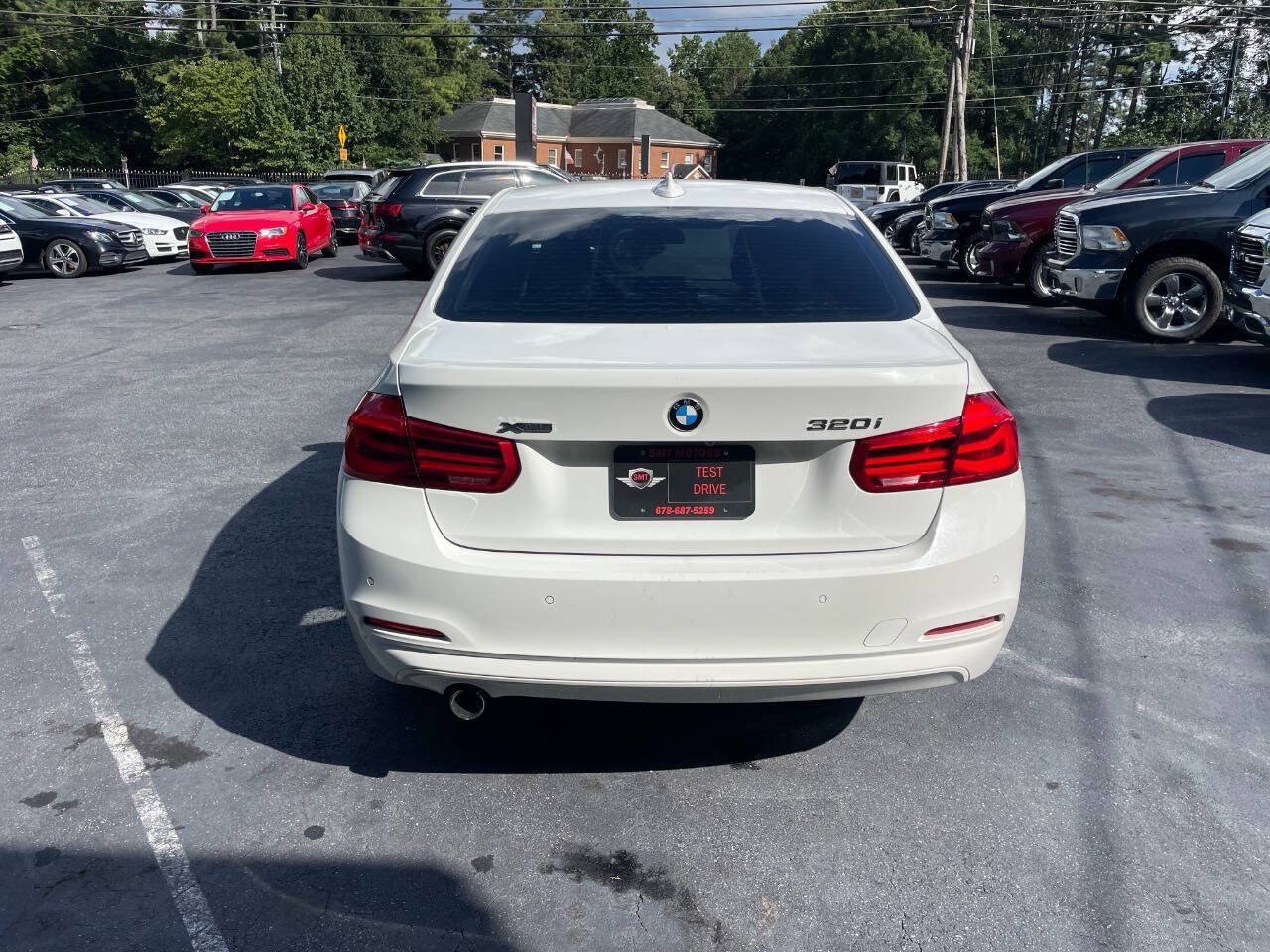 Used 2016 BMW 320i xDrive Sedan w/ Driver Assistance Package AWD/4WD image 7