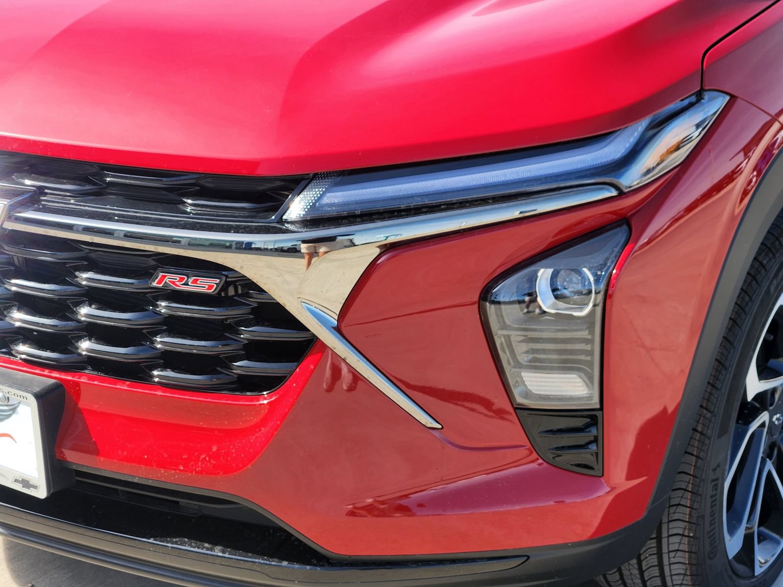 New 2026 Chevrolet Trax RS w/ Sunroof Package FWD image 9