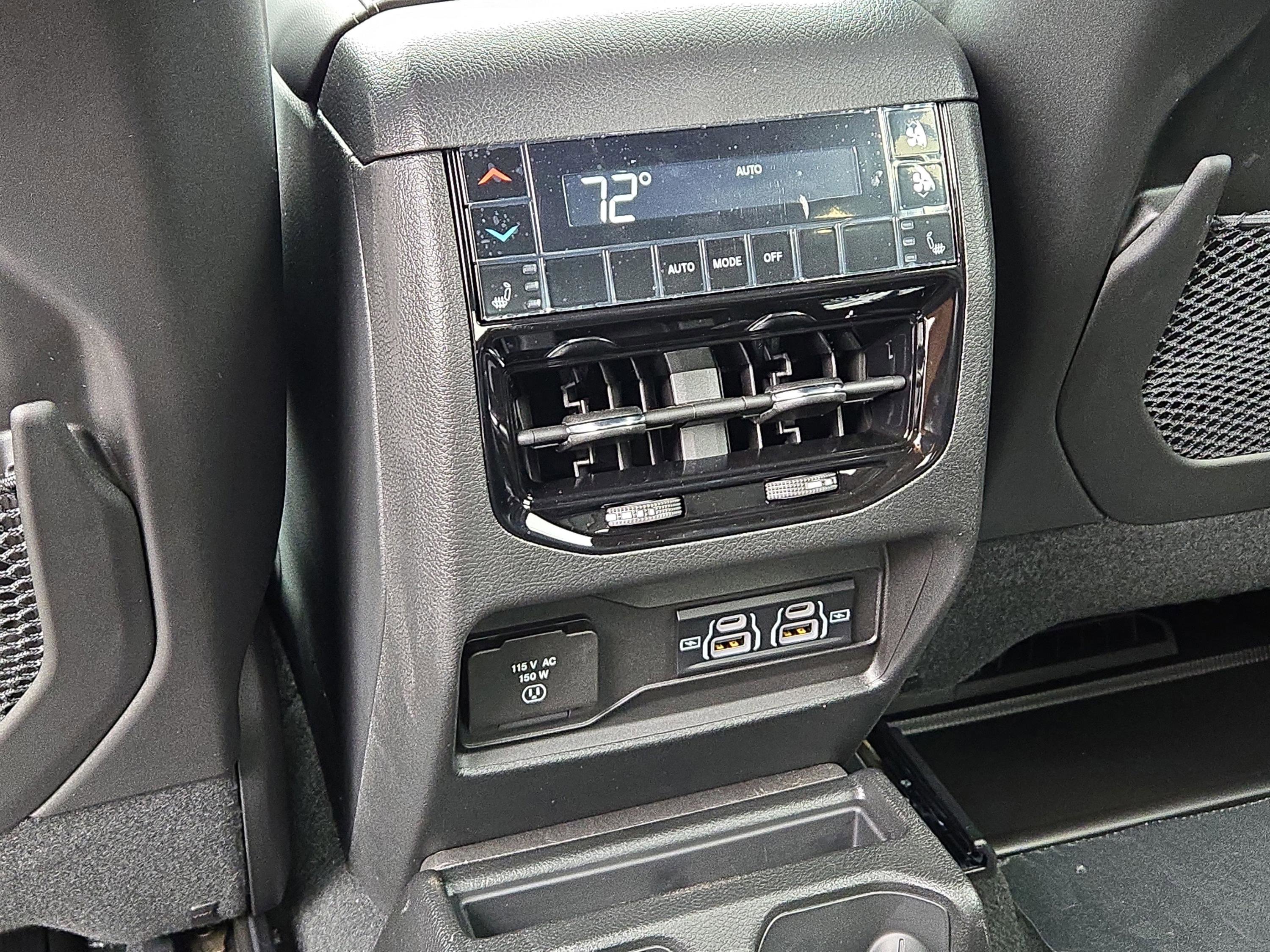 New 2025 Jeep Grand Cherokee L Limited w/ Black Appearance Package image 18