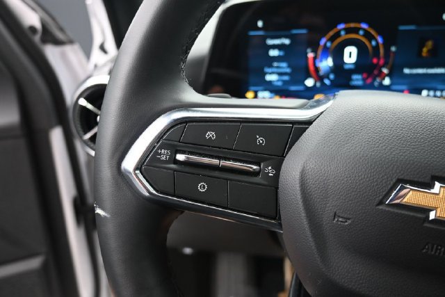 Used 2025 Chevrolet Equinox LT FWD image 19