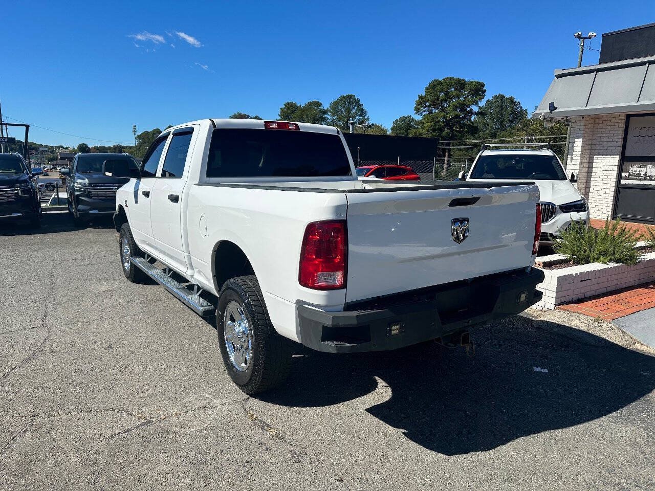 Used 2017 RAM 2500 Tradesman w/ Chrome Appearance Group AWD/4WD image 3