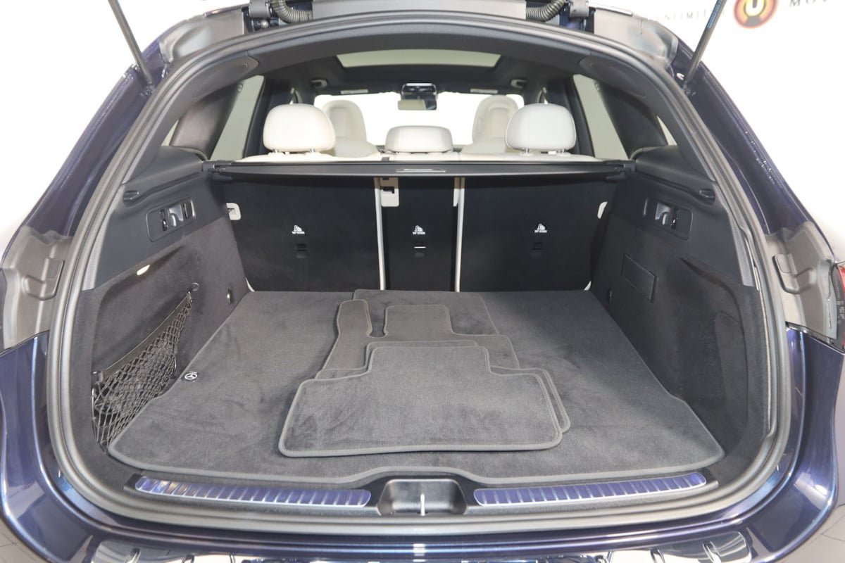 Used 2023 Mercedes-Benz GLC 300 4MATIC w/ Pinnacle Trim Package image 46