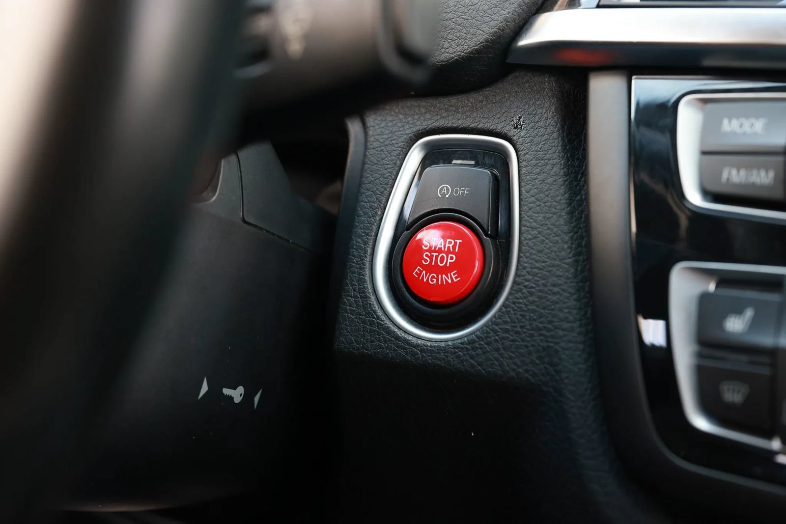 Used 2015 BMW M3 RWD image 32