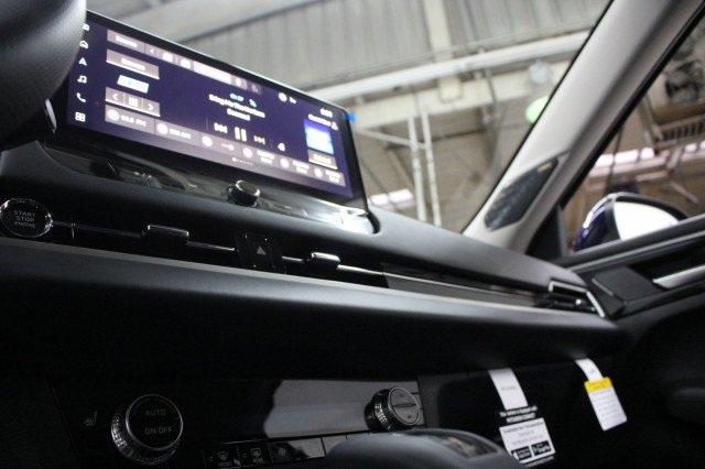New 2026 Mitsubishi Outlander SE FWD image 12
