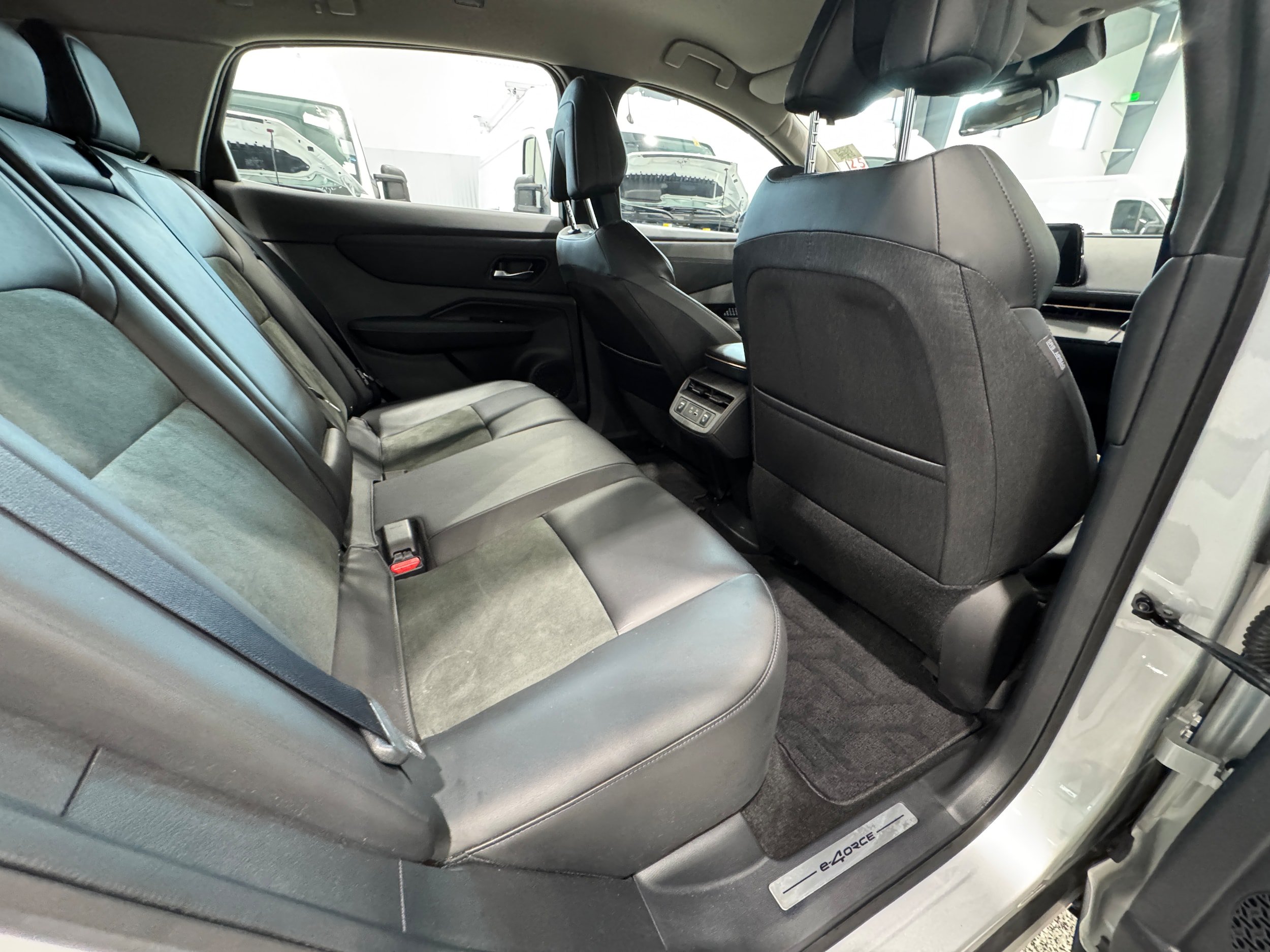 Used 2024 Nissan Ariya AWD image 15