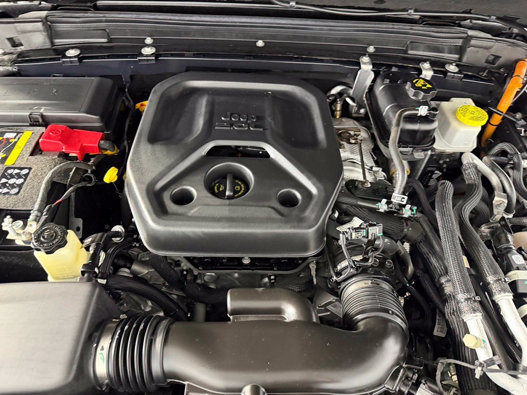 Used 2023 Jeep Wrangler Unlimited Sahara AWD/4WD image 24