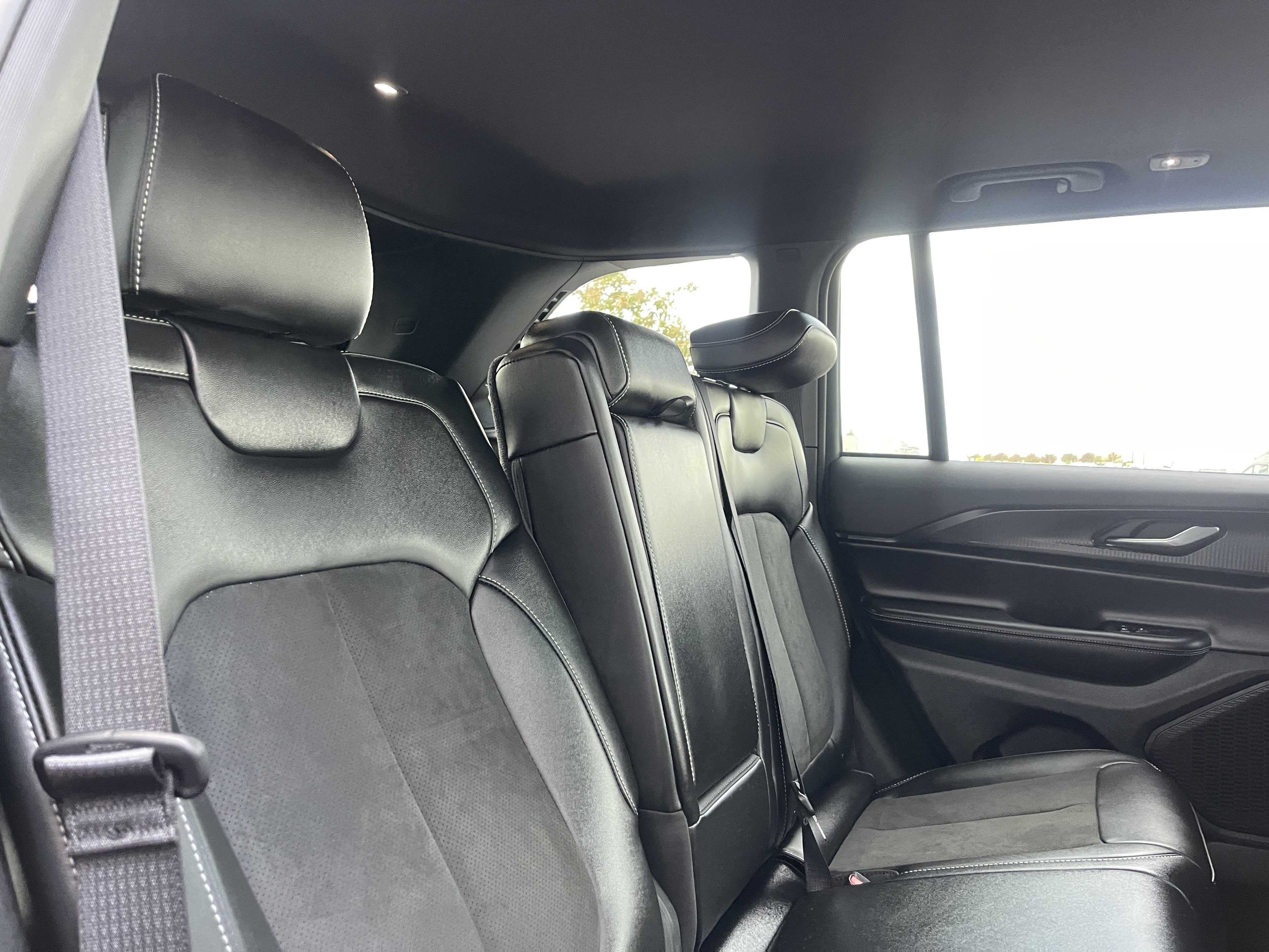 New 2025 Jeep Grand Cherokee Altitude image 30