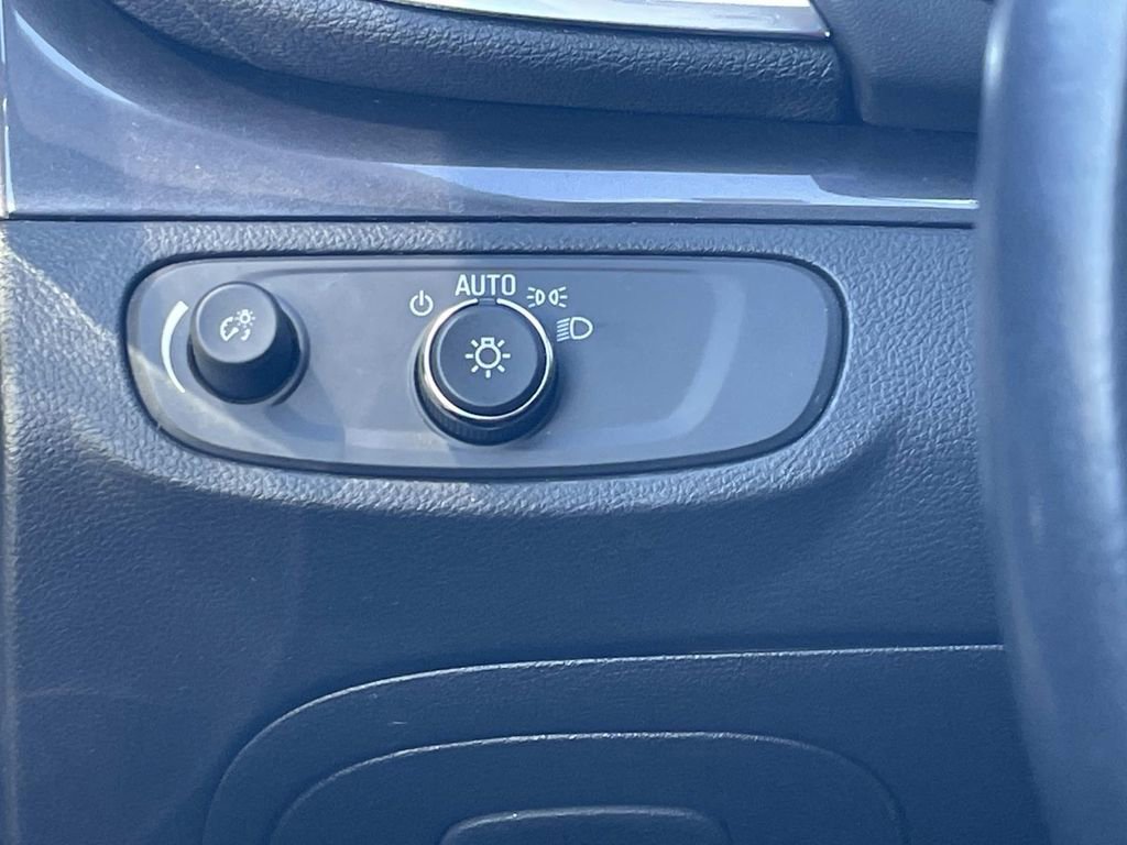 Used 2022 Buick Encore Preferred w/ Safety Package image 28