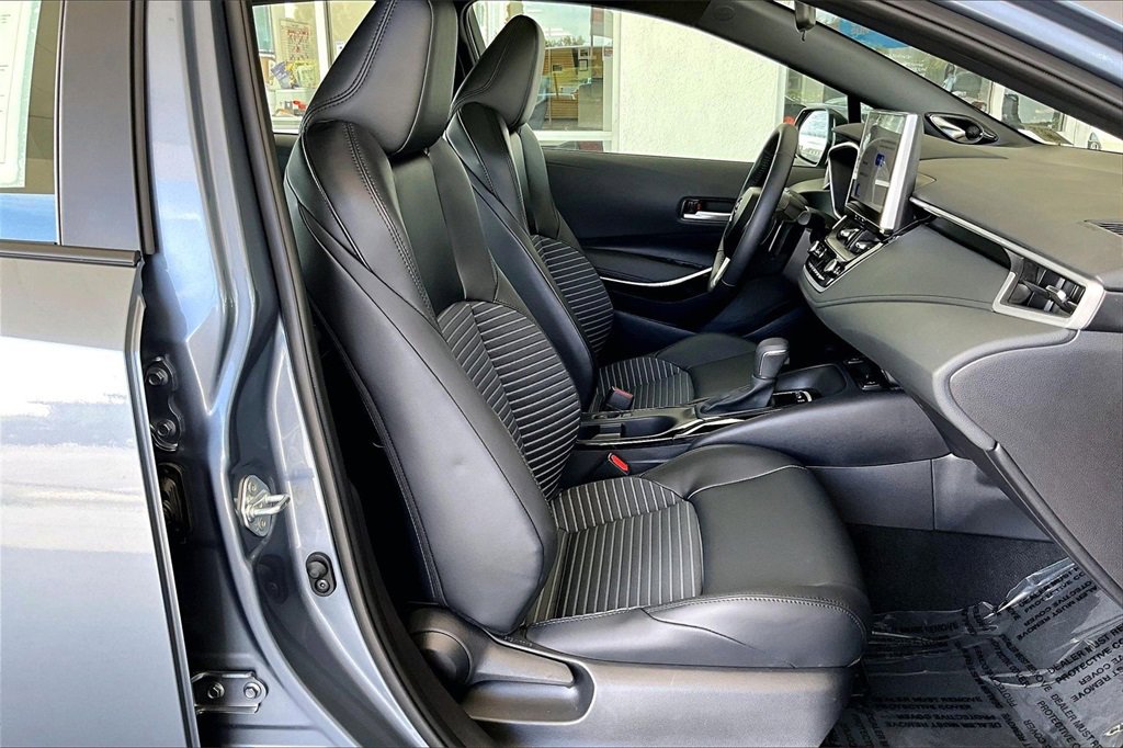 Certified 2025 Toyota Corolla XSE image 29