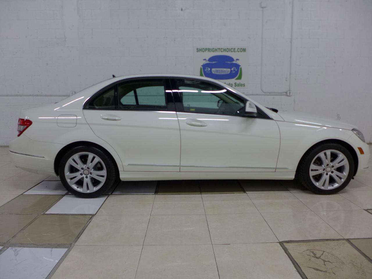 Used 2009 Mercedes-Benz C 300 4MATIC Sedan image 8