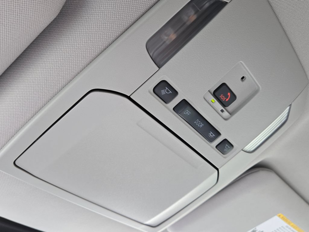 Used 2024 Toyota Highlander LE FWD image 26