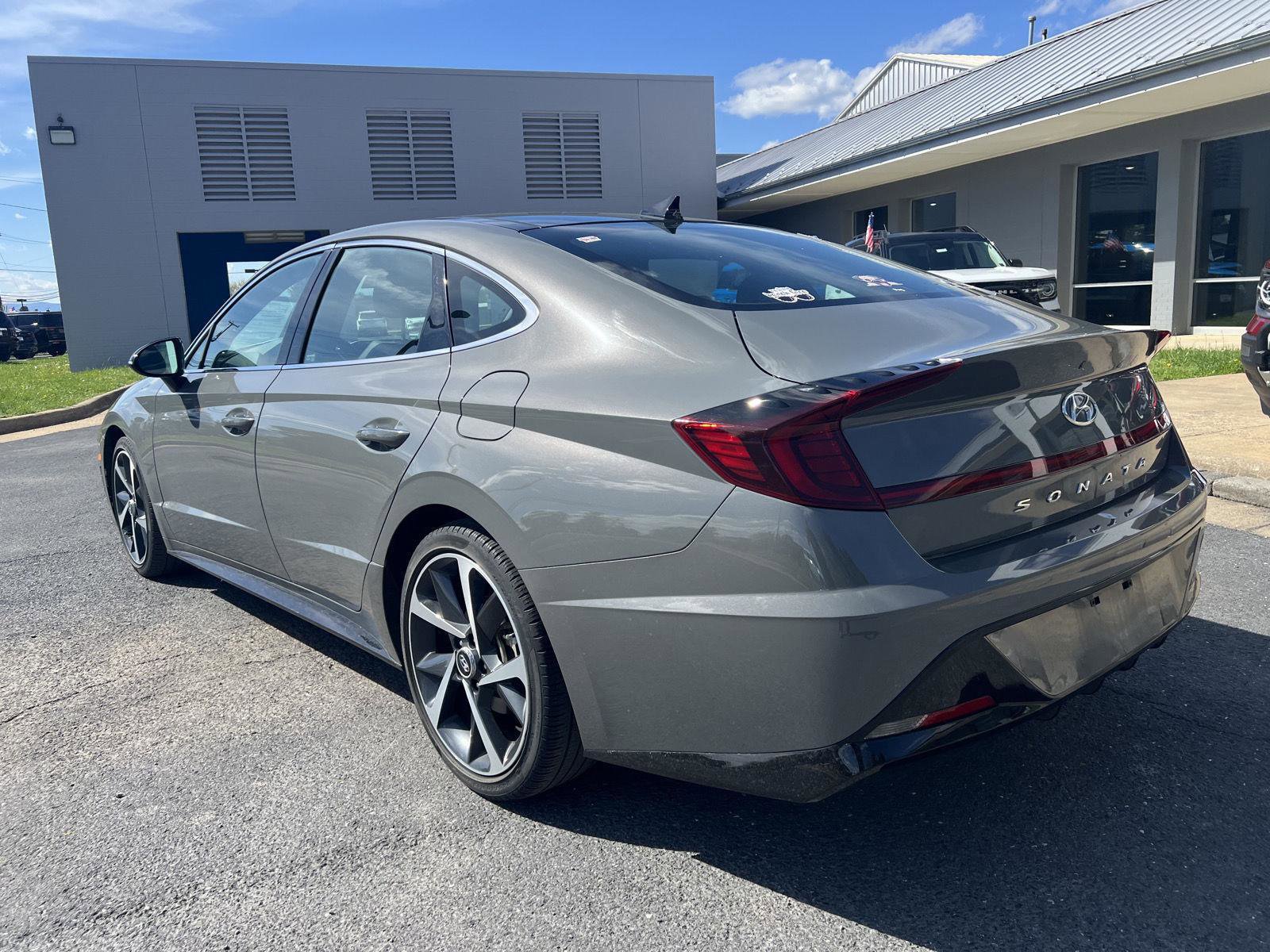 Used 2022 Hyundai Sonata SEL Plus FWD image 3