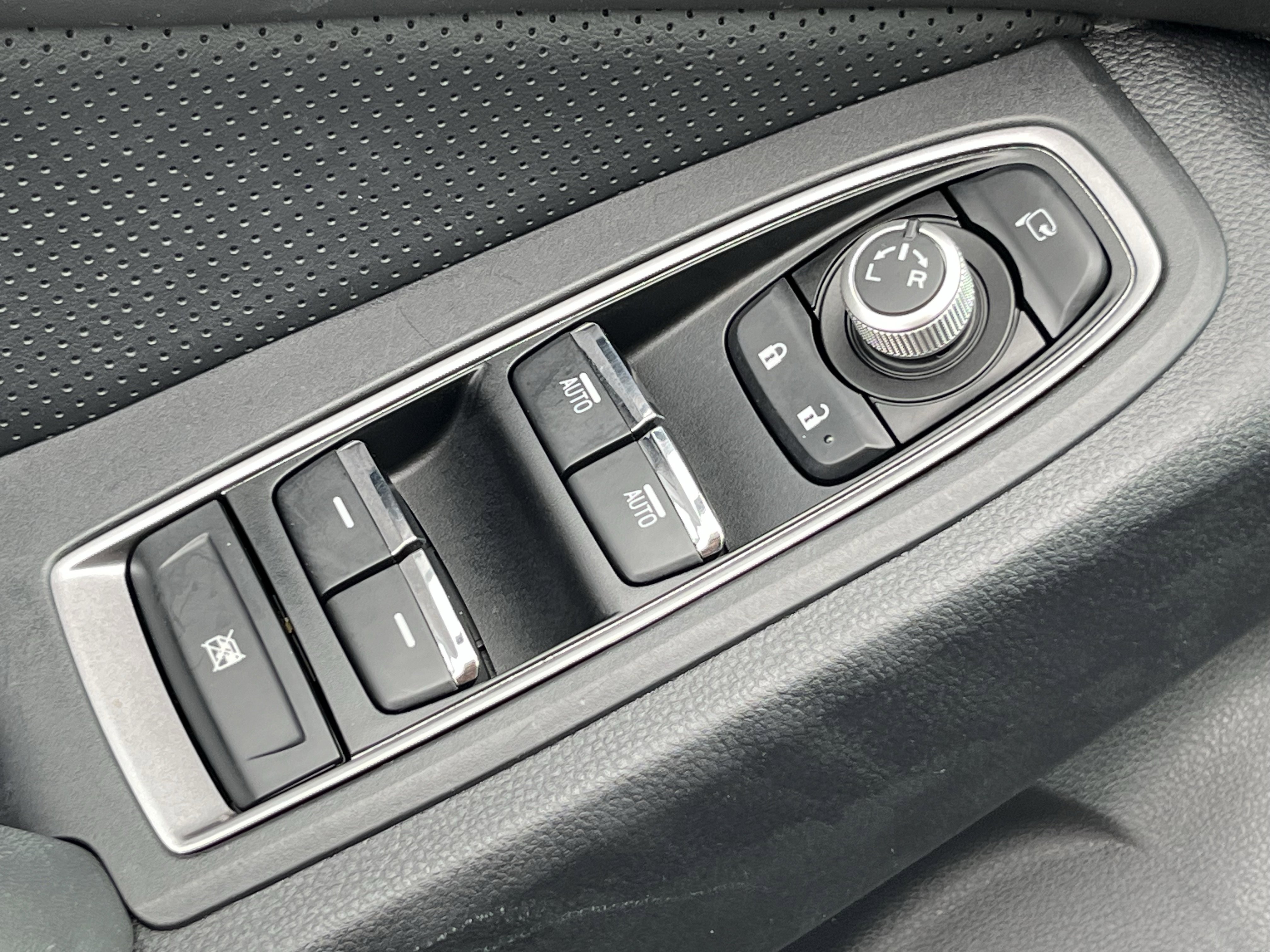 Used 2023 Subaru Ascent Limited w/ Technology Package image 20