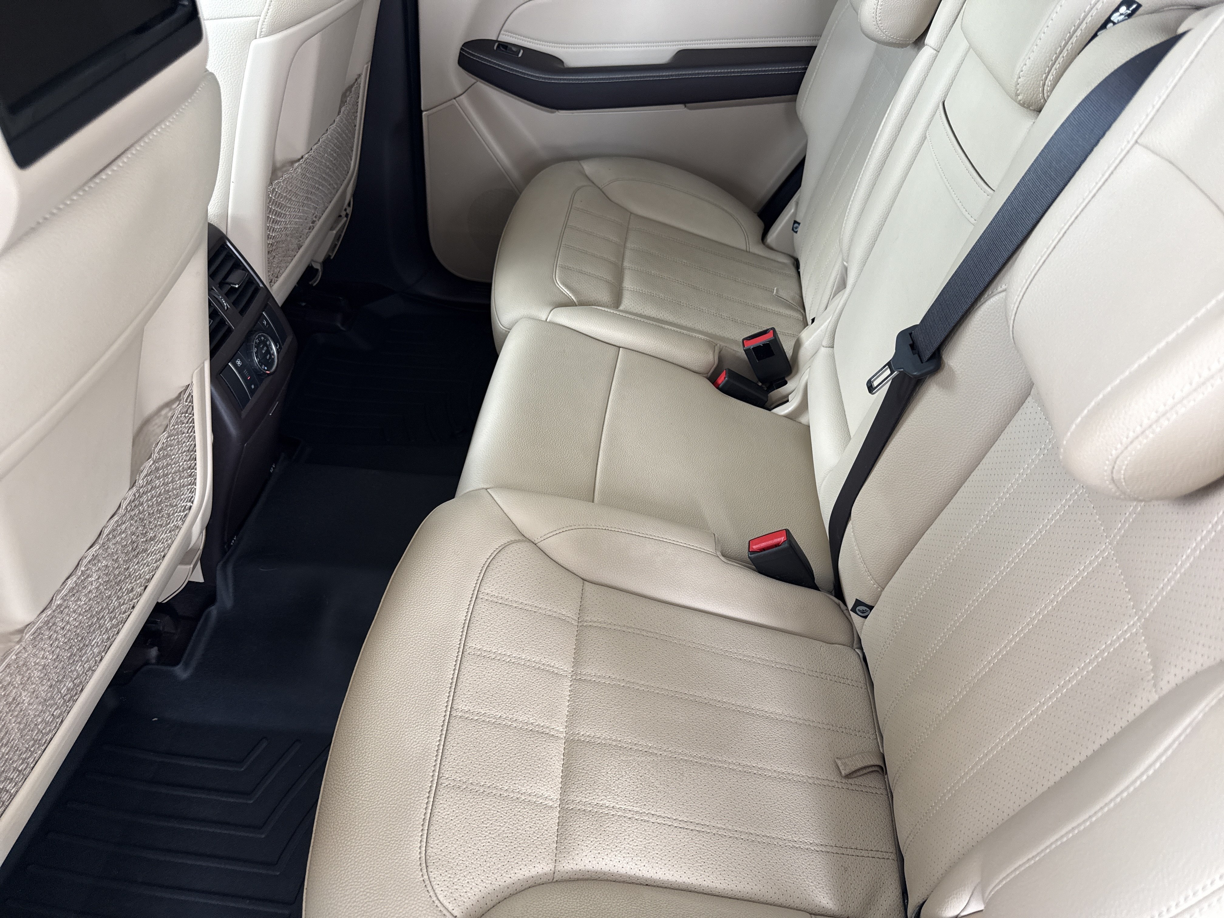 Used 2019 Mercedes-Benz GLS 450 4MATIC image 36